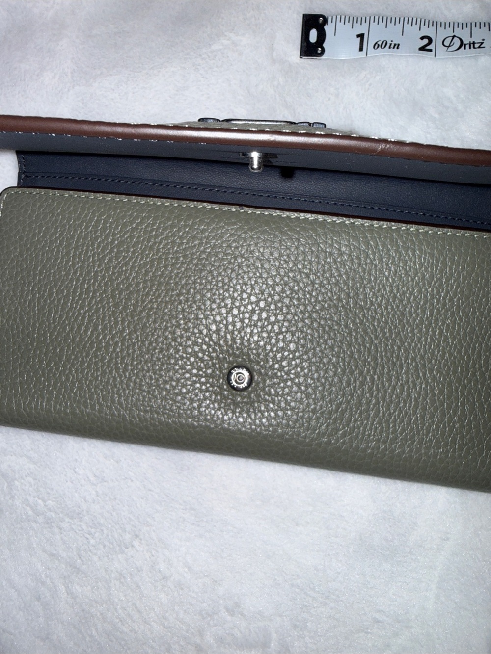 Coach Olive Green Pebbled Leather Fold Wallet with Silver Logo - Picture 8 of 9